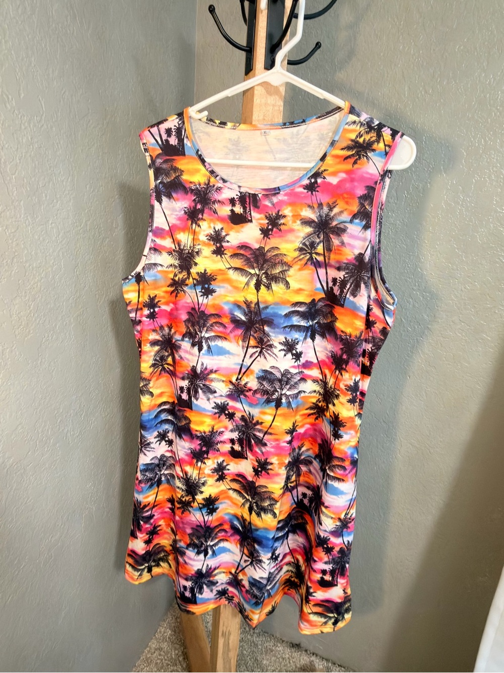 Sleeveless Tropical Palm Print Tank Top - Multicolor